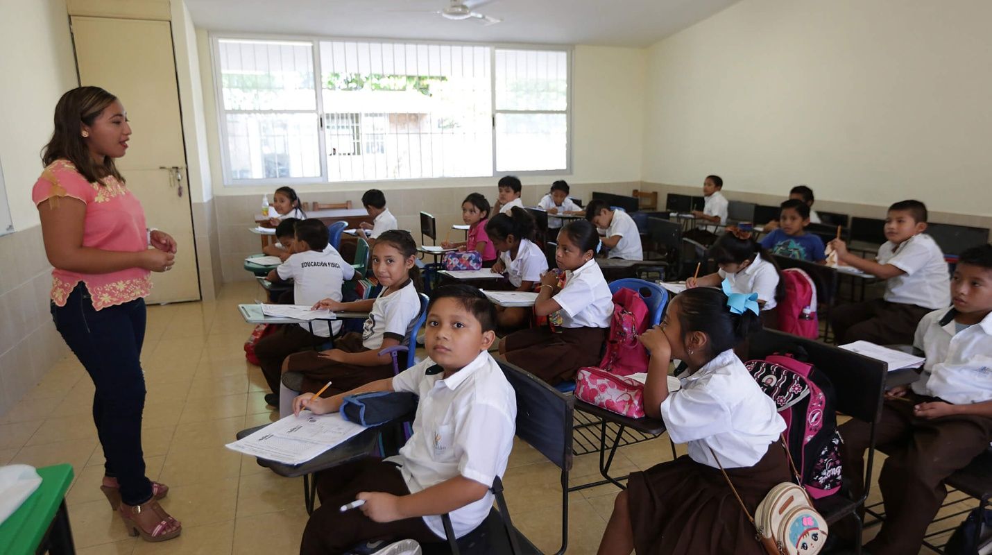 Regresan a las aulas más de medio millón de estudiantes