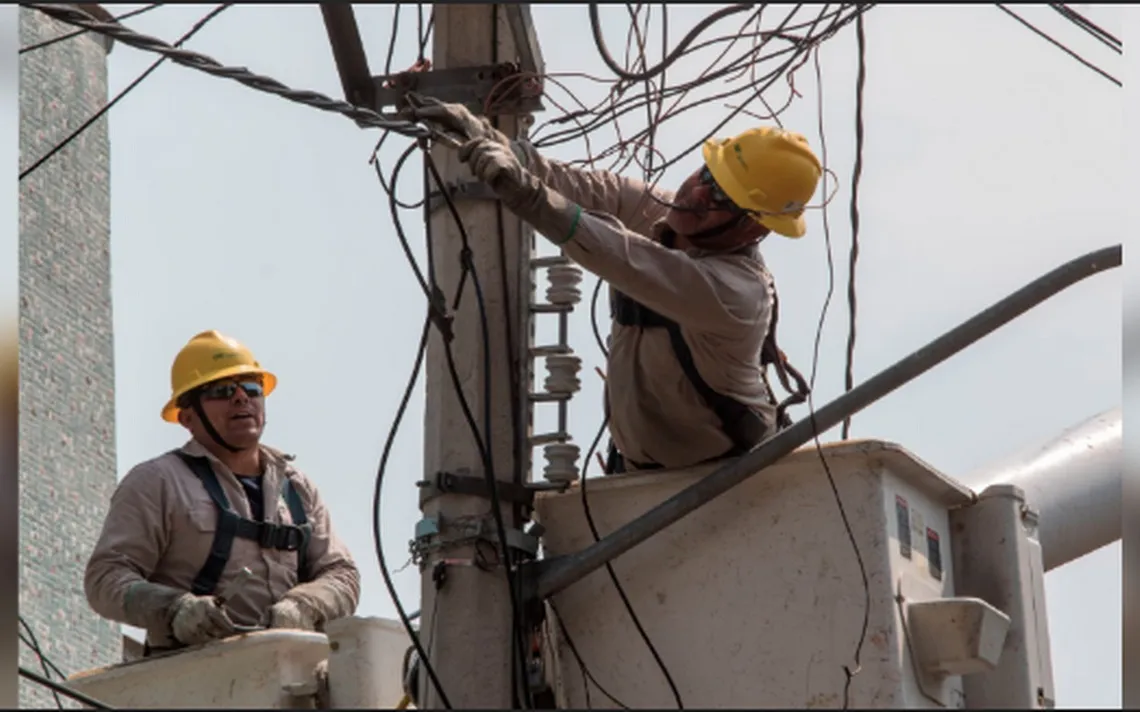 Accidente de un trabajador de la CFE, razón del apagón en la Península de Yucatán