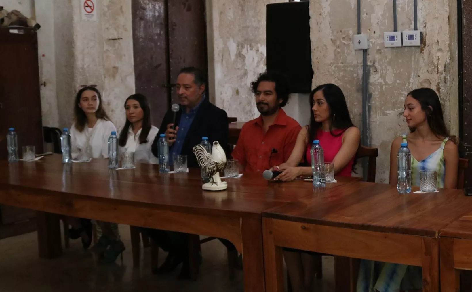 Alumnos de la Universidad Modelo presentan innovadora pasarela de modas