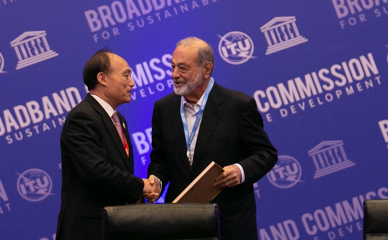 Fundación Carlos Slim recibe el Premio de la Cumple Mundial por app de monitoreo Covid