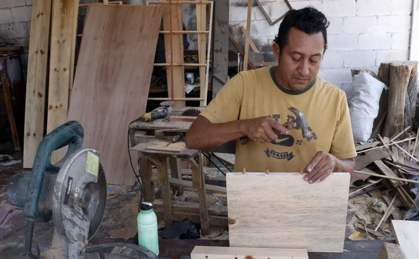 Muebles de madera hechos en Yucatán destacan en el mundo.