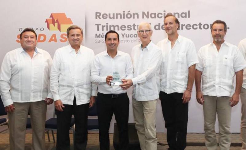 El Gobernador Mauricio Vila Dosal expone ante desarrolladores de vivienda las bondades de invertir en Yucatán