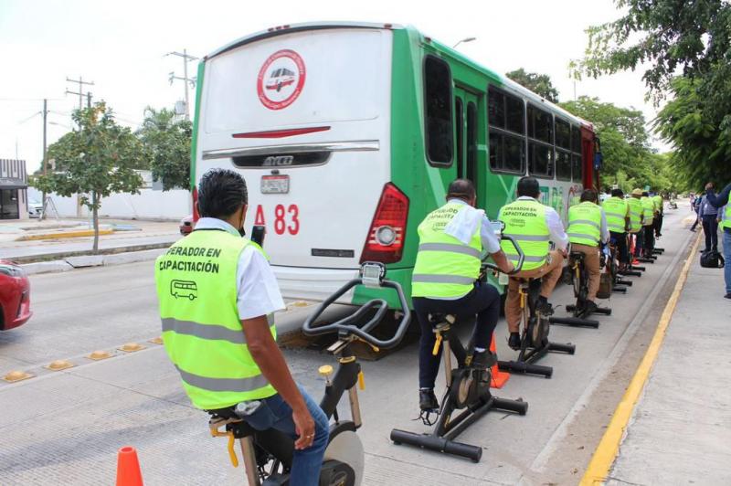 El Gobierno de Mauricio Vila imparte talleres de sensibilización para operadores de transporte publico.