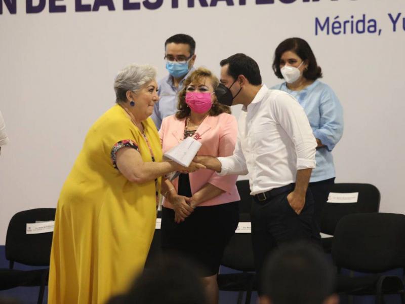 Presenta el gobernador Mauricio Vila estrategia para la salud mental.