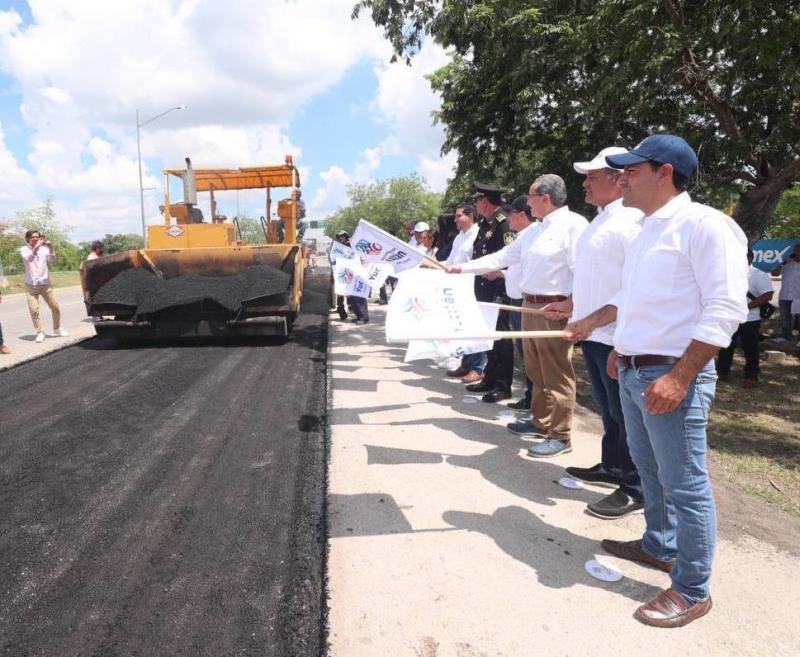 Ponen en marcha el gobernador Mauricio Vila los trabajos de repavimentación en tramos del periférico.