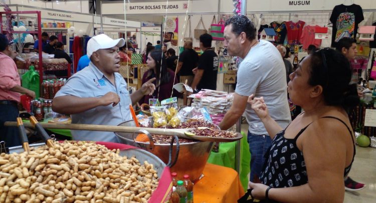 Se abre el telon de la feria expo comercio.