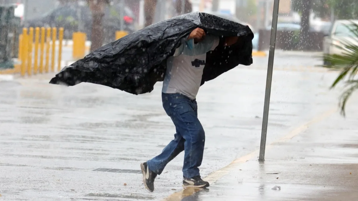 Tormenta tropical Karl provocaría lluvias en Yucatán.