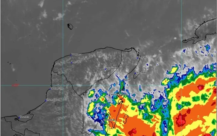 Emiten alerta azul por tormenta tropical Lisa.