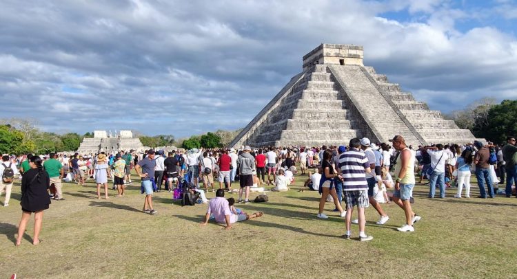 Kukulcan cumple en Chichen Itza.