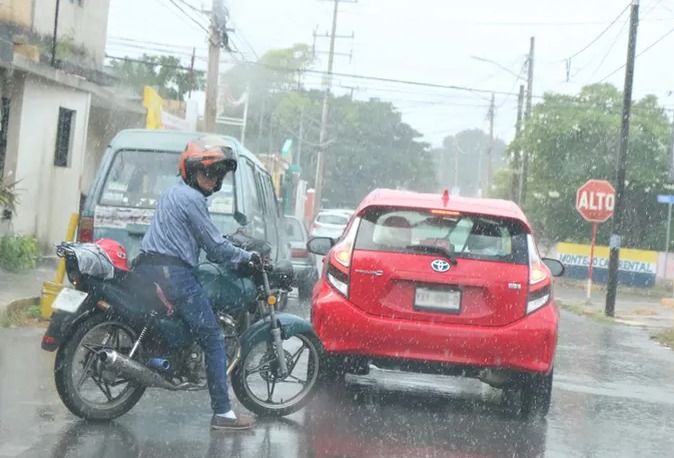 Lluvioso inicio de semana en Yucatán