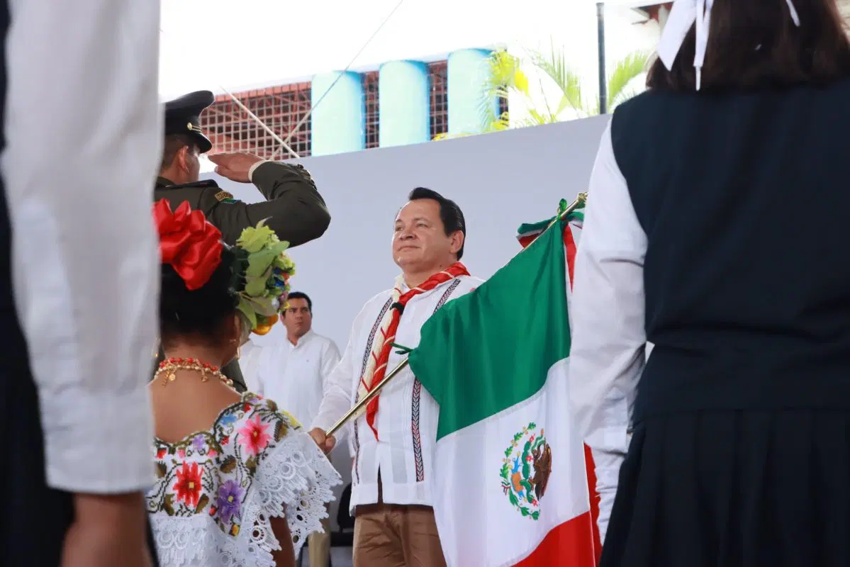 Bandera Nacional, guía en el camino hacia la transformación y bienestar