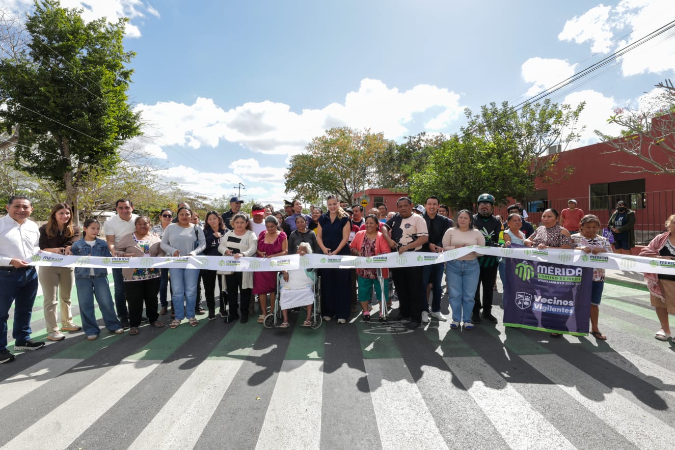 Cecilia Patrón entrega obras de repavimentación y par vial en Santa Gertrudis Copó